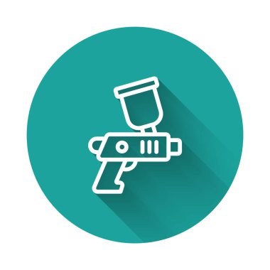 Beyaz çizgi boyalı sprey tabanca ikonu uzun gölge arkaplanı ile izole edilmiş. Yeşil daire düğmesi. Vektör