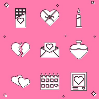 Çikolata Çubuk Şekeri kalp şeklinde yanan mum içinde sevgililer günü aşk iksiri iksiri ve takvim ikonu ile kırılmış zarf olarak ayarla. Vektör.