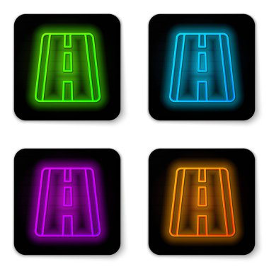 Kalkış için parlayan neon hat havaalanı pisti ve beyaz arka planda izole edilmiş hava araçları ikonu. Siyah kare düğme. Vektör.