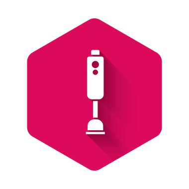 Beyaz karıştırıcı simgesi uzun gölgeli izole edilmiş. Mutfak elektrikli kırıcı ve kase. Meyve suyu, kokteyl ya da meyve suyu. Pembe altıgen düğmesi. Vektör.