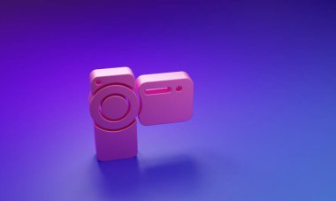 Mor-mavi arkaplanda izole edilmiş pembe sinema kamera ikonu. Video kamera. Film tabelası. Film projektörü. Minimalizm kavramı. 3 Boyutlu resimleme.