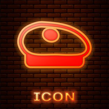 Parlayan neon renkli Fransız beresi simgesi tuğla duvar arkasında izole edilmiş. Vektör.