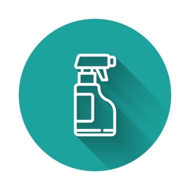 Beyaz çizgi temizleme sprey şişesi deterjan likörü ikonu ile izole edilmiş uzun gölge. Yeşil daire düğmesi. Vektör İllüstrasyonu.