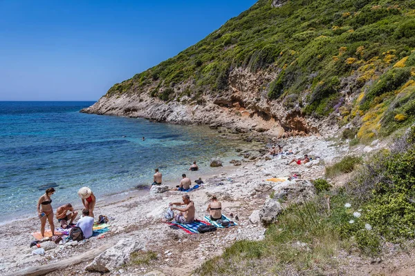 ギリシャアフィオナス2021年6月19日 コルフ島アフィオナス村近くのポルト ティモニ ダブルビーチの1つ — ストック写真