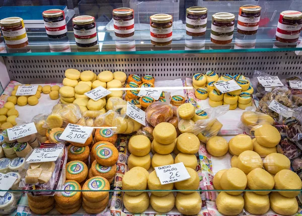 Setubal Portugal Octubre 2018 Queso Venta Mercado Alimentos Mercado Livramento —  Fotos de Stock