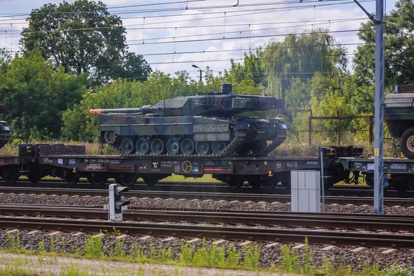 Rogow Polonia Luglio 2022 Carro Armato Tedesco Leopard Viene Trasportato — Foto Stock