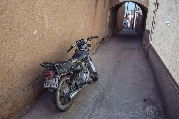 伊朗喀什米尔 2016年10月17日 在喀什米尔老城的旧摩托车 — 图库照片