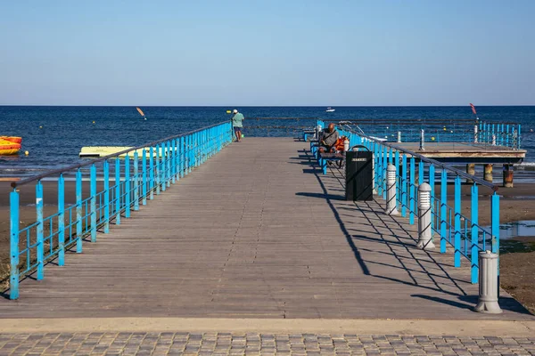 Larnaca Chipre Setembro 2022 Pier Turístico Praia Finikoudes Larnaca — Fotografia de Stock