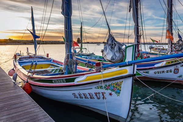 Moita Portugal Oktober 2018 Traditionell Bemalte Boote Hafen Der Stadt — Stockfoto