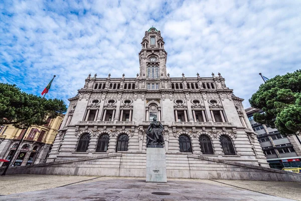 Porto Portugal Dezember 2016 Statue Von Almeida Garrett Und Rathaus — Stockfoto