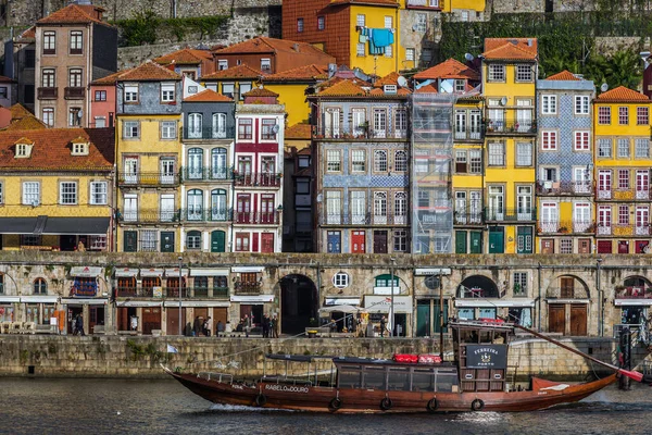 Porto Portugal Dezembro 2016 Edifícios Rua Cais Ribeira Zona Ribeira — Fotografia de Stock