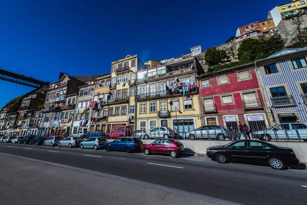 Oporto Portogallo Dicembre 2016 Edifici Automobili Rua Ribeira Negra Lungo — Foto Stock