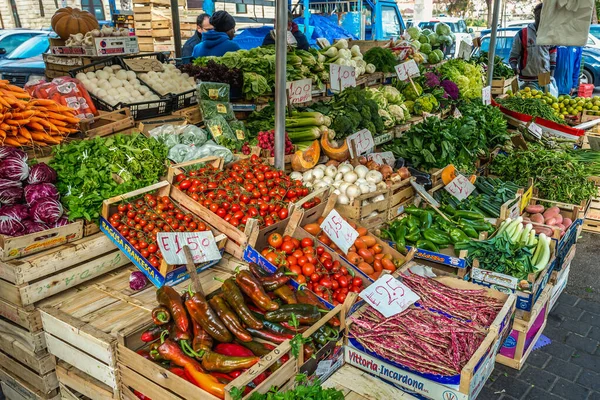 Syracuse Italia Decembrie 2016 Legume Piața Alimentară Din Orașul Istoric — Fotografie, imagine de stoc