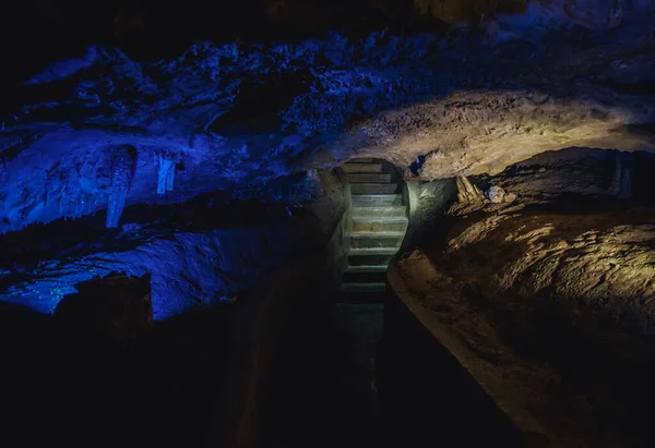 Tskaltubo Géorgie Avril 2015 Escaliers Dans Grotte Tskaltubo Aussi Appelé — Photo