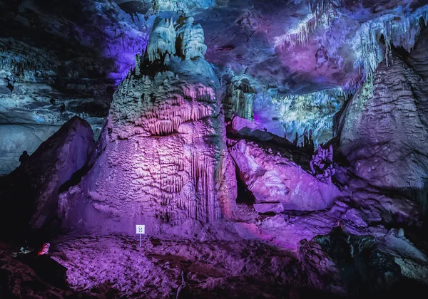 Цкалтубо Грузия Апреля 2015 Года Иллюминированные Стены Пещеры Цальтубо Называют — стоковое фото