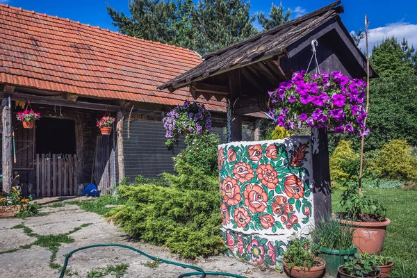 扎里皮 2018年5月13日 在著名村庄扎里皮 Zalipie 画得很好 有彩绘房屋 — 图库照片