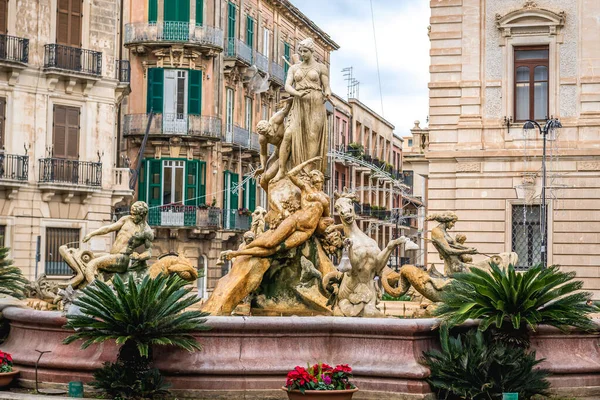 Artemis Fountain Sabe Como Diane Fountain Ortygia Island Syracuse Sicily — Fotografia de Stock