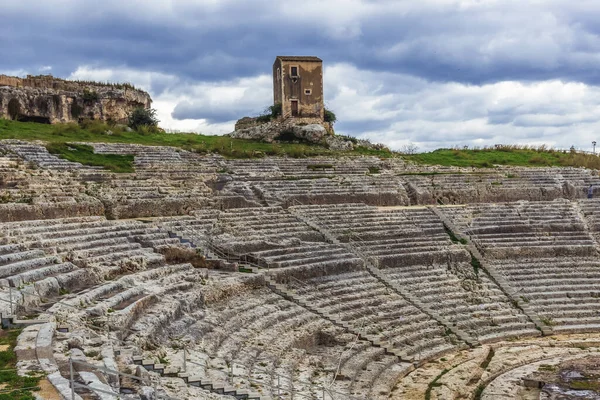 シチリア島シラキュース市のネアポリス考古学公園のギリシャ劇場イタリア — ストック写真