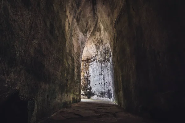 Cueva Del Oído Dionysius Parque Arqueológico Neapolis Siracusa Isla Sicilia — Foto de Stock
