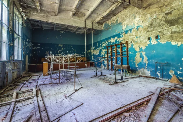 Gym Middelbare School Verlaten Militaire Basis Tsjernobyl Exclusion Zone Oekraïne — Stockfoto