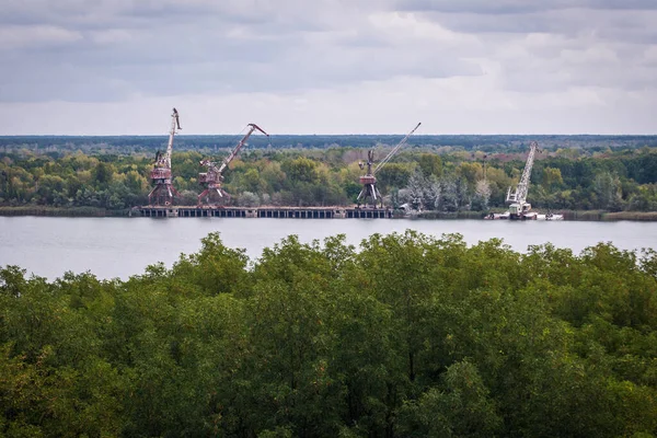 Старые Портовые Краны Янова Чернобыльской Аэс Украина — стоковое фото
