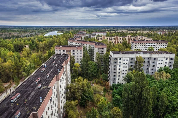 Κτίρια Διαμερισμάτων Στην Εγκαταλελειμμένη Πόλη Pripyat Στη Ζώνη Αποκλεισμού Του — Φωτογραφία Αρχείου