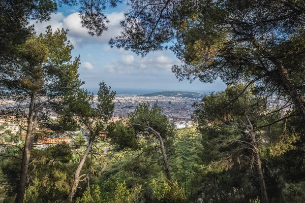 从西班牙巴塞罗那市Tibidabo山观看 — 图库照片