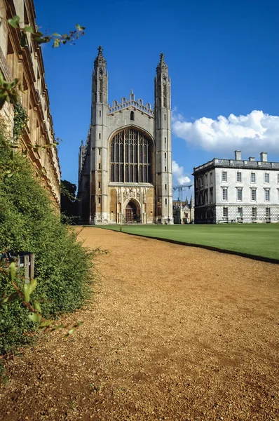 英国剑桥大学城市学院国王学院吉布斯楼和礼拜堂 — 图库照片