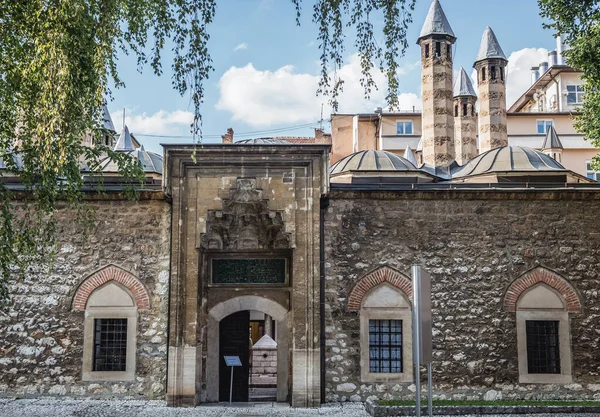 Entrada Gazi Husrev Beg Madrasa Bascarsija Parte Histórica Cidade Sarajevo — Fotografia de Stock