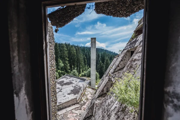 Voormalig Igman Hotel Vernietigd Tijdens Bosnische Oorlog Nabij Igman Olympic — Stockfoto