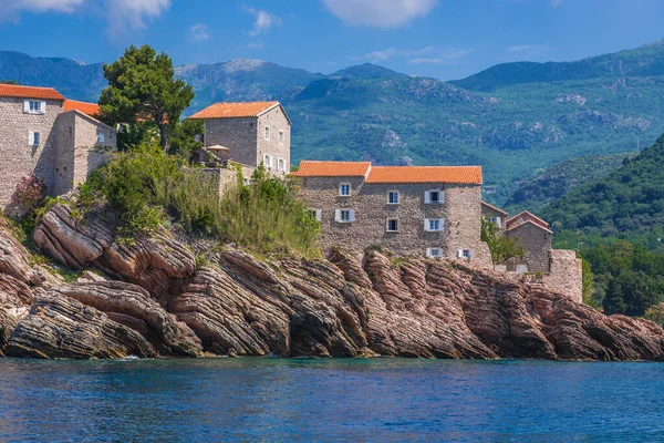 Edificios Islote Sveti Stefan Costa Adriática Montenegro — Foto de Stock
