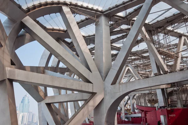 2013年4月2日 北京で2008年夏季オリンピックのために建設されたオリンピックグリーンの国立競技場の建設の詳細 — ストック写真