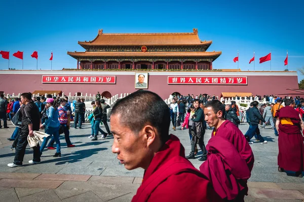 2013年3月27日 天の平和の門前の人々 北京市天安門 — ストック写真
