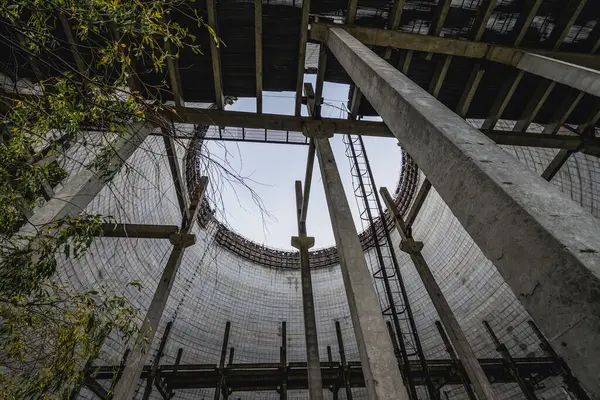 Dentro Torre Enfriamiento Inacabada Del Reactor Central Nuclear Chernobyl Zona — Foto de Stock