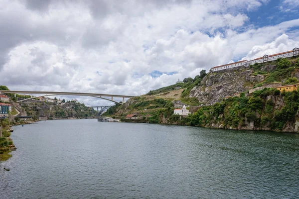 Río Duero Entre Ciudad Vila Nova Gaia Ciudad Oporto Portugal — Foto de Stock