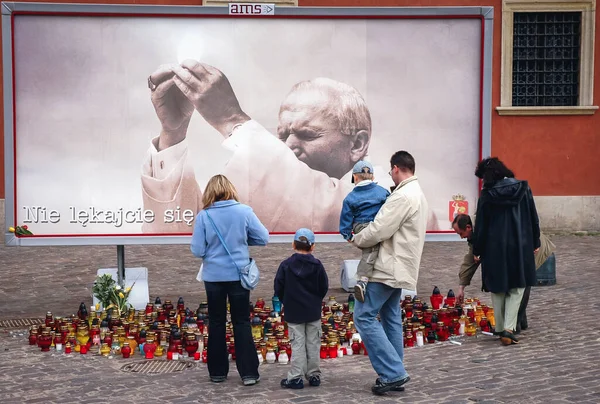 波兰华沙 2005年4月8日 在教皇约翰 保罗二世死后的追悼日 — 图库照片