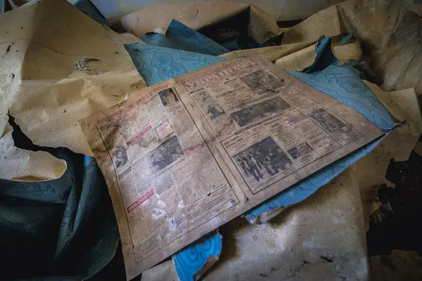 Chernobyl Zone Ukraine September 2014 Old Newspaper Abandoned Stechanka Village — Foto de Stock
