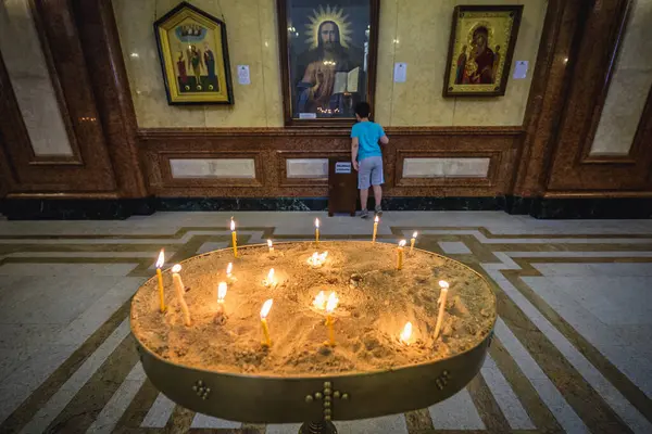 格鲁吉亚第比利斯 2015年7月18日 第比利斯三一主教座堂的烛台 — 图库照片