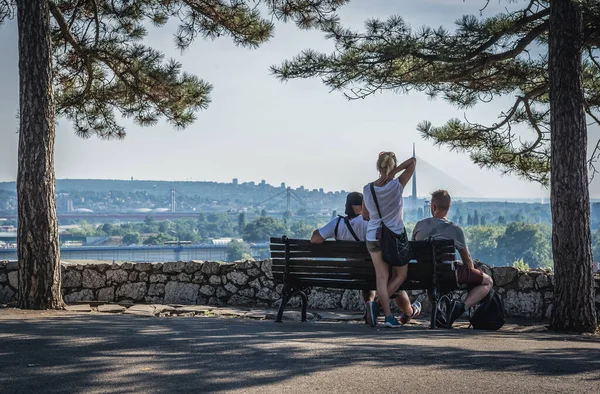 Belgrado Sérvia Agosto 2015 Turistas Passeio Parque Kalemegdan Belgrado Fotografias De Stock Royalty-Free