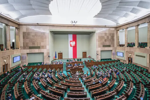 波兰华沙 2015年3月4日 波兰议会下院 Sejm 会议期间的国会议员 图库图片