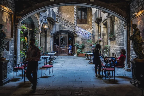 Barselona Spanya Mayıs 2015 Barselona Şehrinin Ribera Bölgesinde Avluda Bar Telifsiz Stok Fotoğraflar