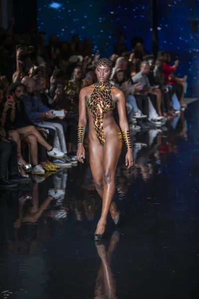 Model Walks Runway Black Tape Project Fashion Show Art Hearts — Photo