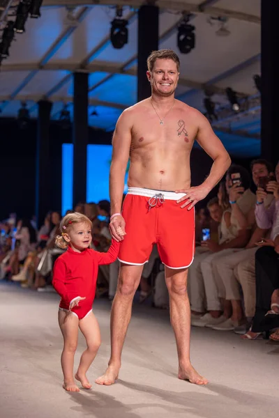 Model Walks Runway Lainsnow Swimwear Fashion Show Paraiso Ten Miami — Stock Photo, Image