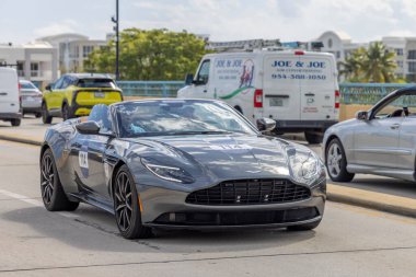 Lüks bir araba 25 Şubat 2025 'te Deerfield Beach, FI' da 1000 Miglia Experience USA Florida araba yarışına katılır.