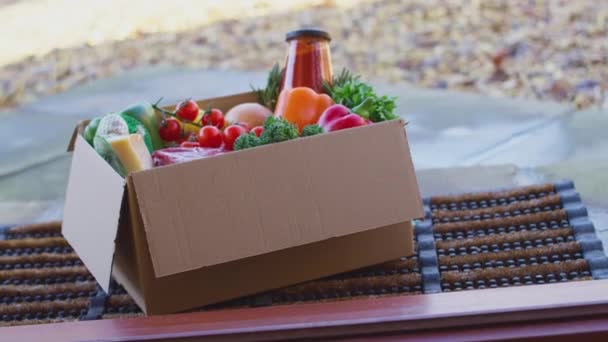 Κουτί Φρέσκα Υλικά Για Online Κιτ Συνταγής Γεύματος Που Παραδίδονται — Αρχείο Βίντεο