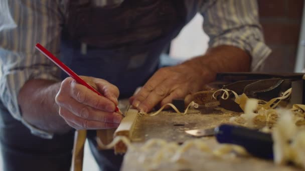 Mature Man Wearing Overalls Garage Workshop Marking Piece Wood Vice — Stock Video