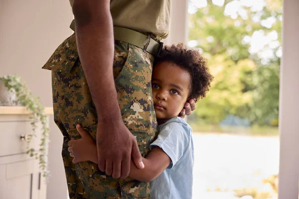 Close Loving Son Hugging Army Father Uniform Home Leave — Φωτογραφία Αρχείου