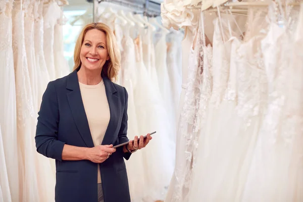 Portrait Owner Bridal Wedding Dress Shop Digital Tablet — Stockfoto