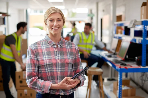Portrait Female Manager Logistics Distribution Warehouse Using Digital Tablet — Stockfoto