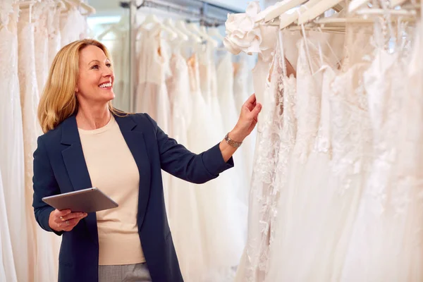 Female Owner Bridal Wedding Dress Shop Digital Tablet — Stockfoto